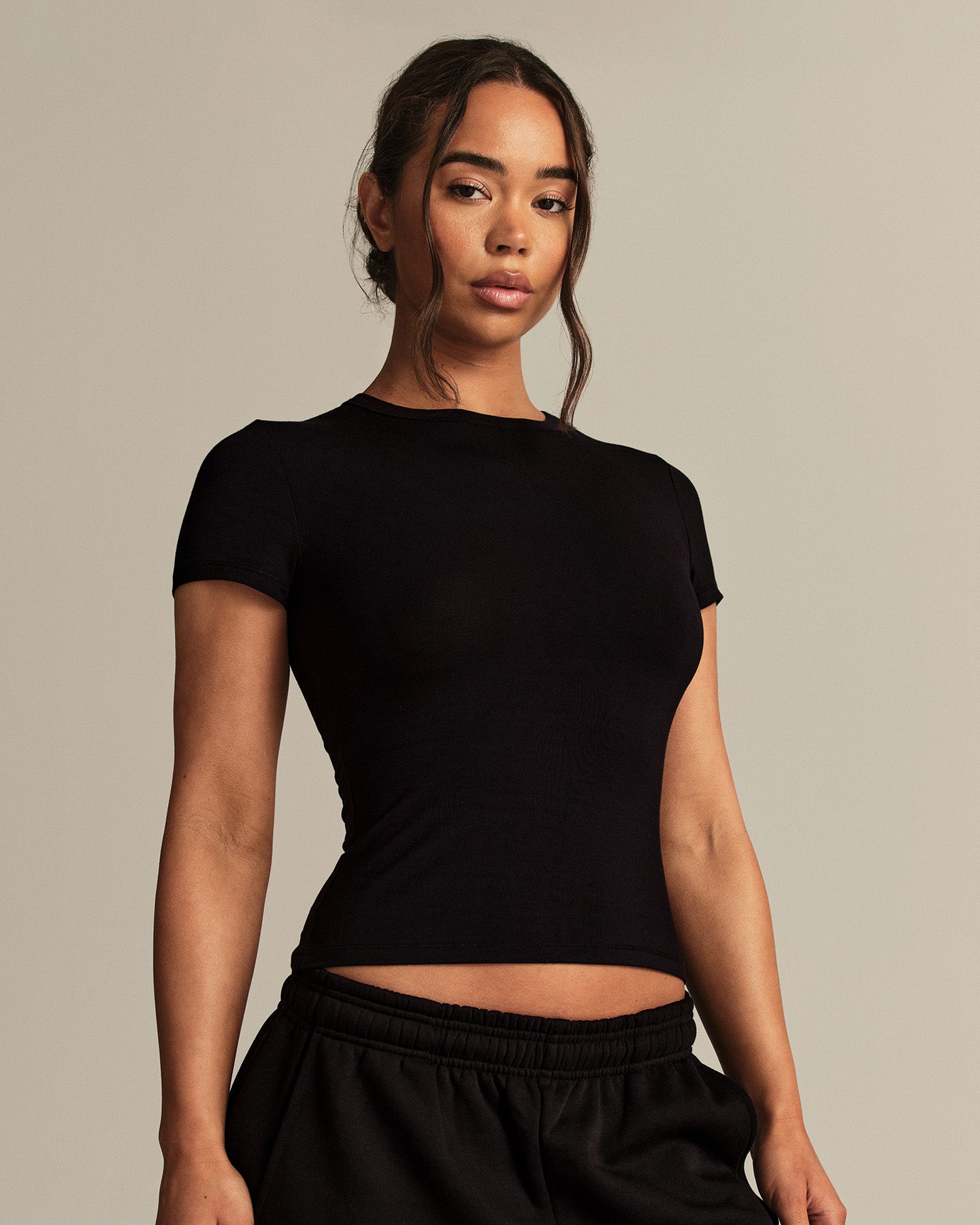 Smooth Contour Midi Short Sleeve T-Shirt | Black
