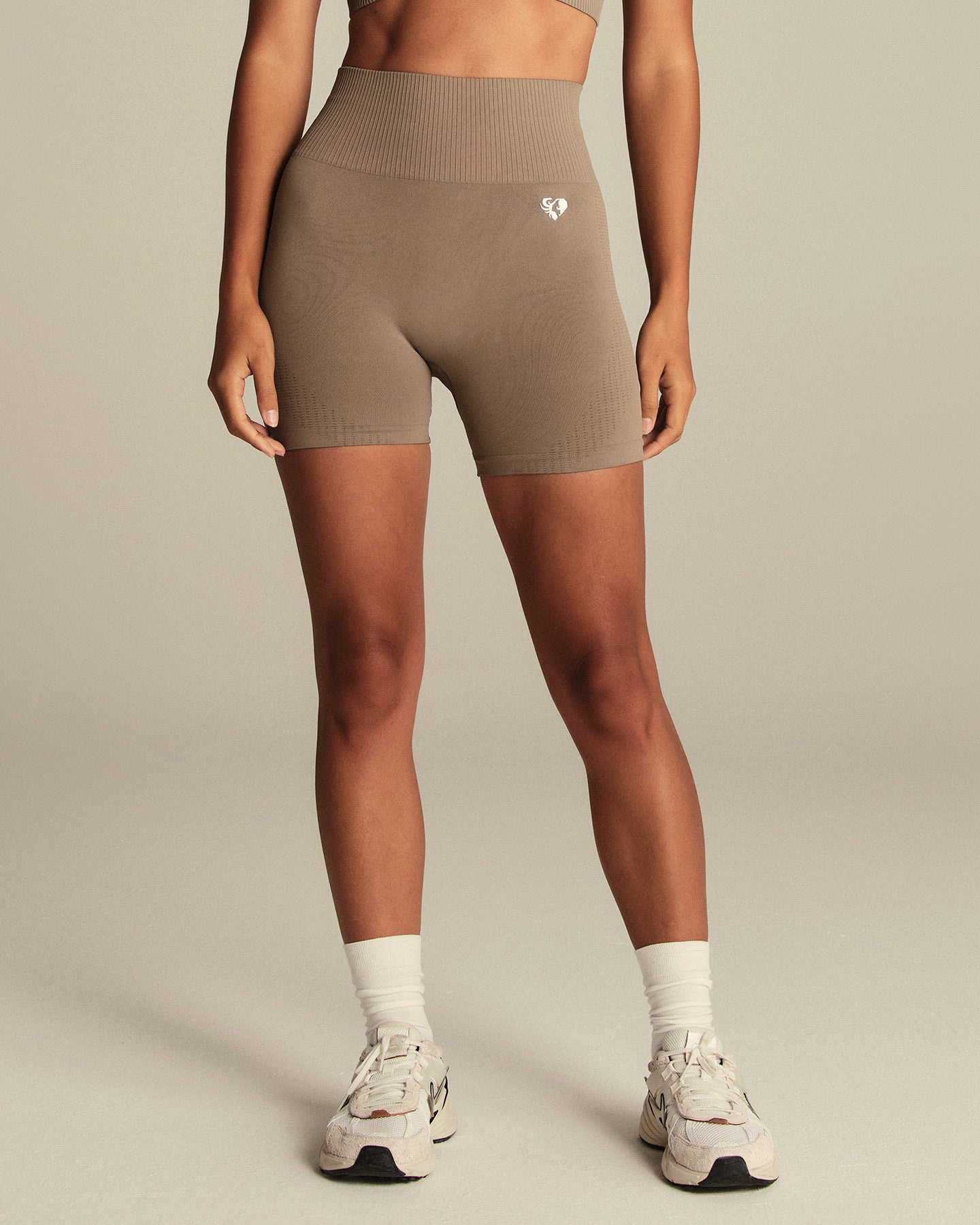 Power Seamless Shorts | Taupe Grey