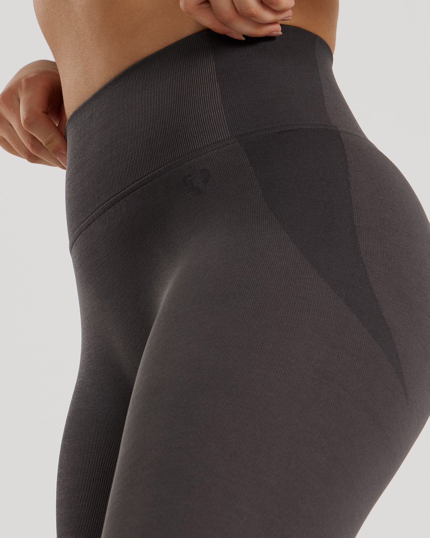 Motion Seamless Leggings | Graphite