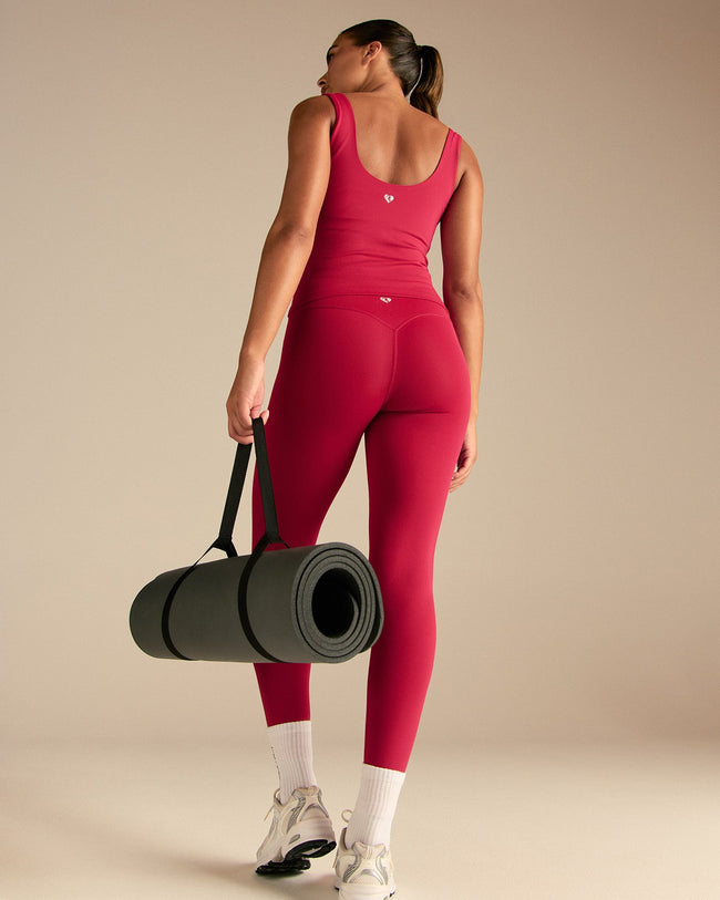 Essential Built-In Bra Scoop Back Tank | Strawberry Kiss