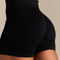 Power Seamless Scrunch Shorts | Black