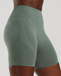 Define 2.0 Seamless Scrunch 6" Shorts | Sage