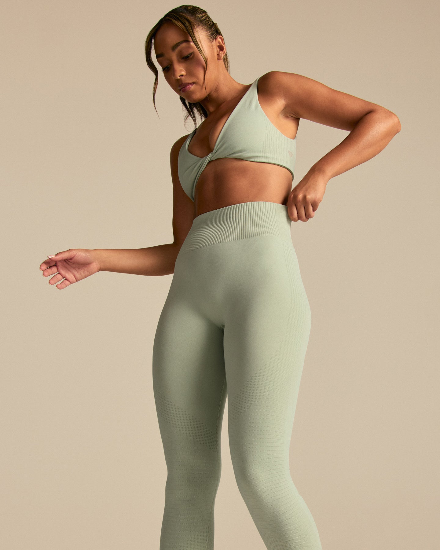 Power Enhanced High Waist Leggings | Calming Green (3/6)