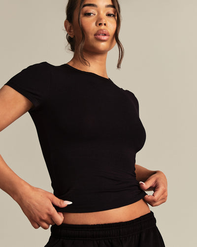 Smooth Contour Midi Short Sleeve T-Shirt | Black