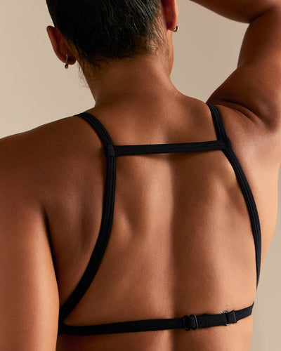 Define 2.0 High Neck Backless Bra | Black M Define 2.0 High Neck Backless Bra | Black M