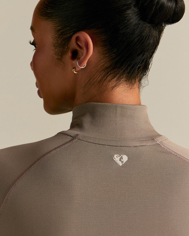 Lightweight Seamless 1/4 Zip Long Sleeve Top | Taupe Grey