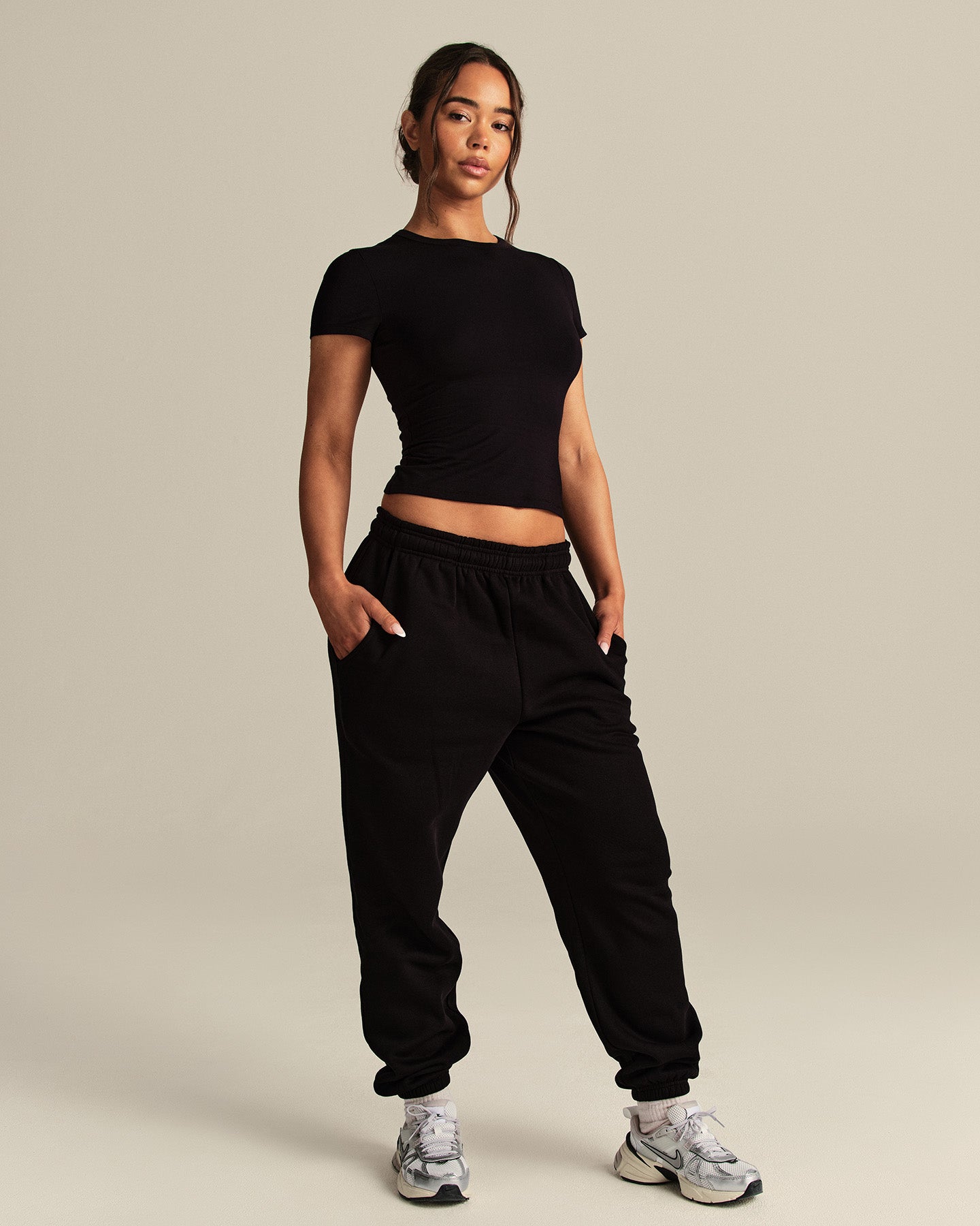 Smooth Contour Midi Short Sleeve T-Shirt | Black