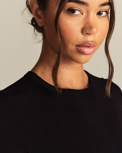 Smooth Contour Midi Short Sleeve T-Shirt | Black