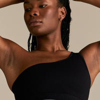 Power Seamless One Shoulder Bra | Black