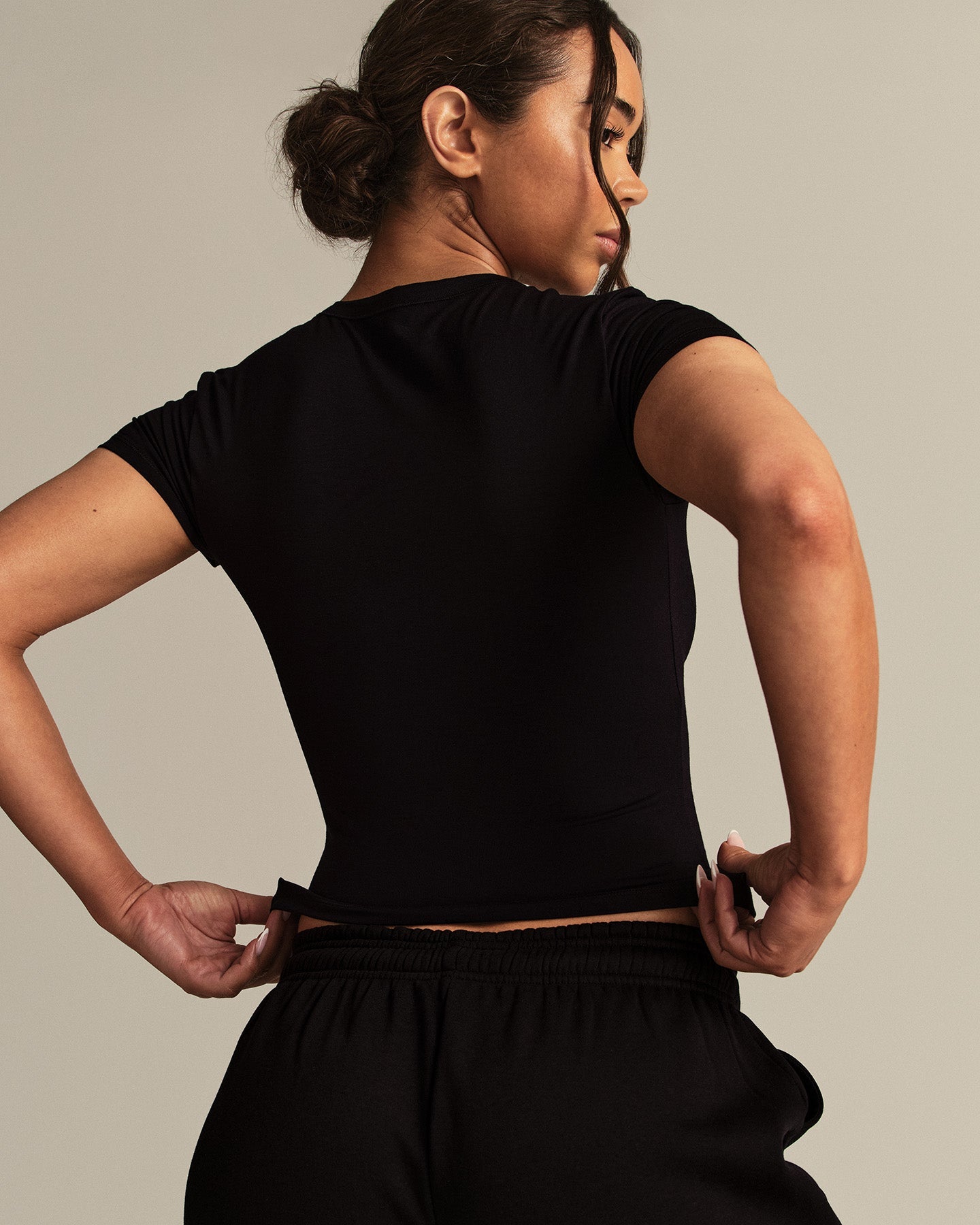 Smooth Contour Midi Short Sleeve T-Shirt | Black