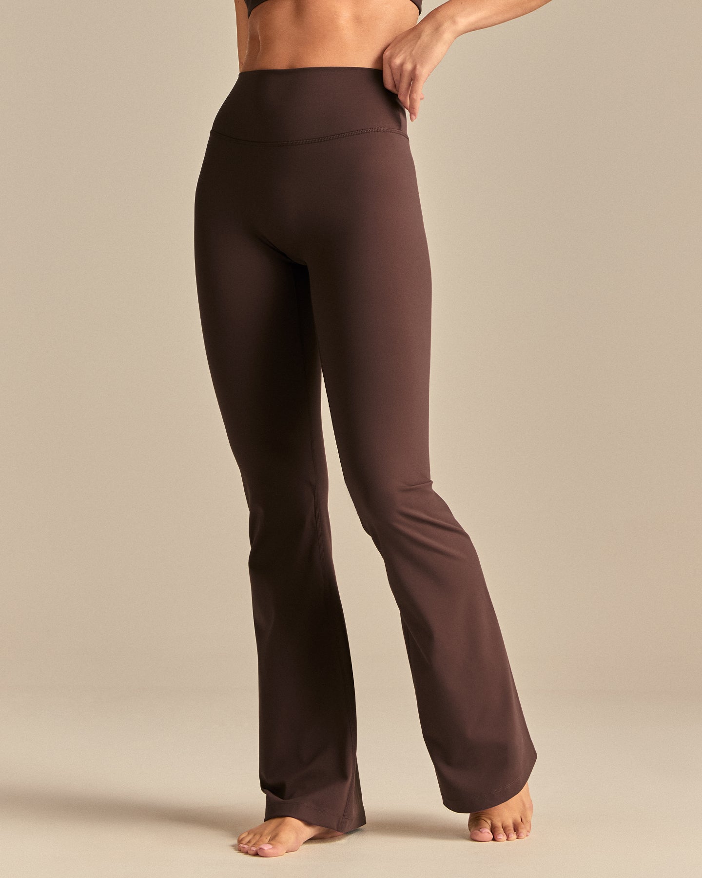 FormFlex High Waist Flared Pants | Cocoa Powder (1/6)