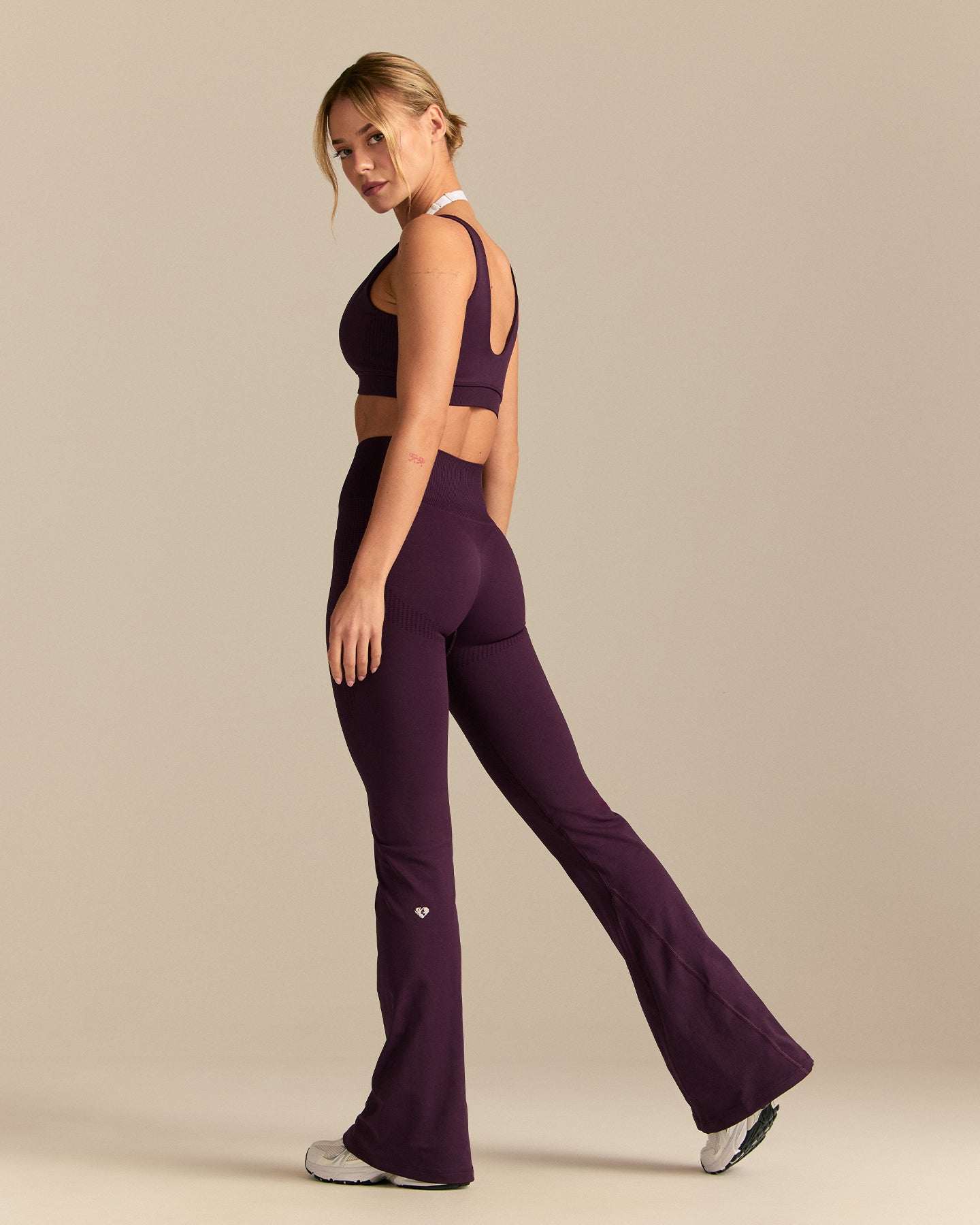 Power High Waist Flared Leggings | Blackberry (2/6)