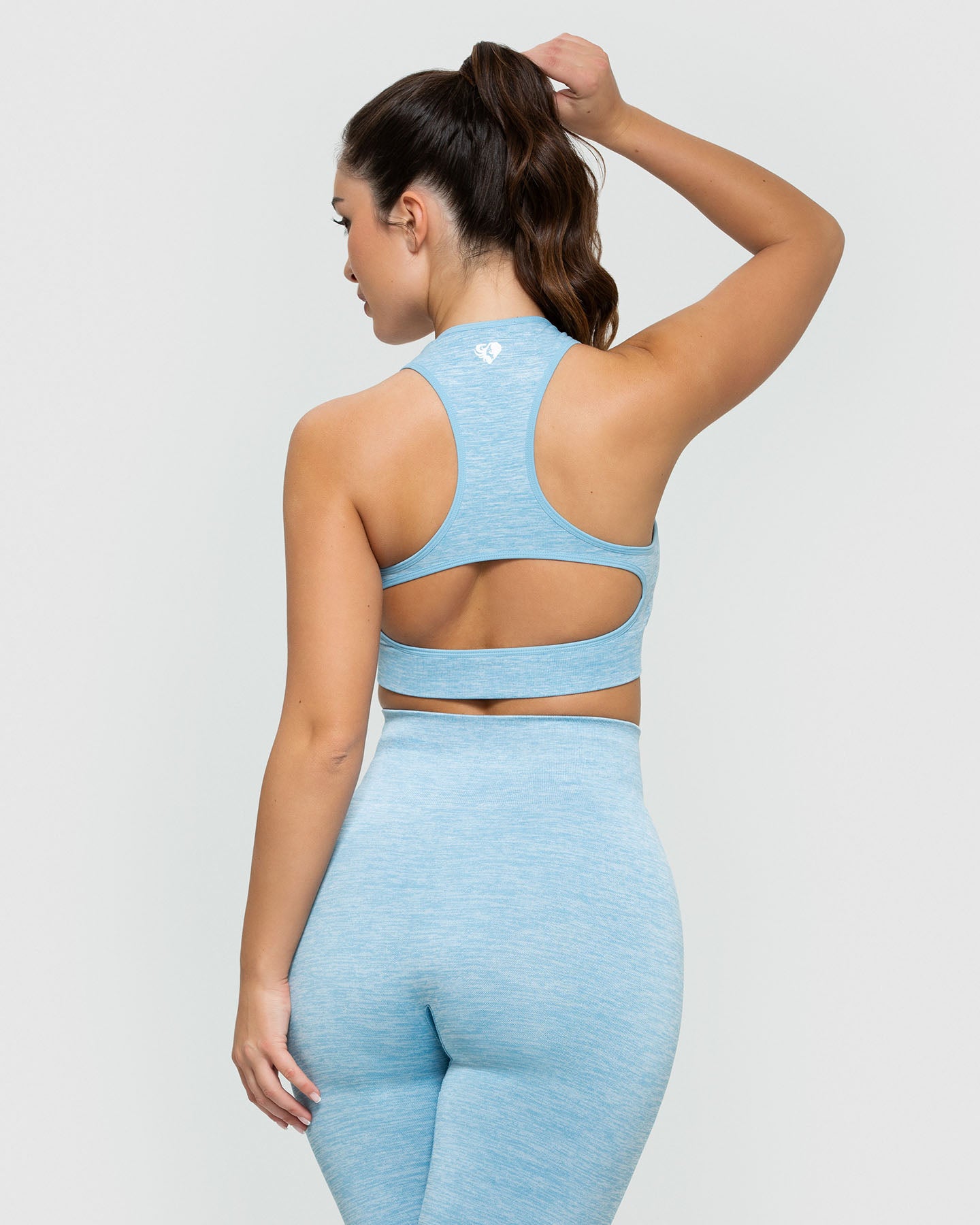 Women's Best - Dress to impress 😍 Jump into your favorite sportswear of  Women's Best and let's go 🤗 Vanessa wears our Move Seamless Leggings and  Sports Bra in Blue Marl 💙 ⁣ ⁣