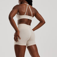 Define 2.0 Seamless Scrunch 4" Shorts | Stone