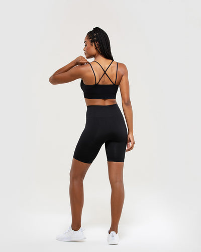 Women's Best on X: The only time you should ever watch back is to check  out your booty 😍 ⁣ ⁣ Outfit: Lilac Power Cycling shorts & Black True Tie  Crop Top